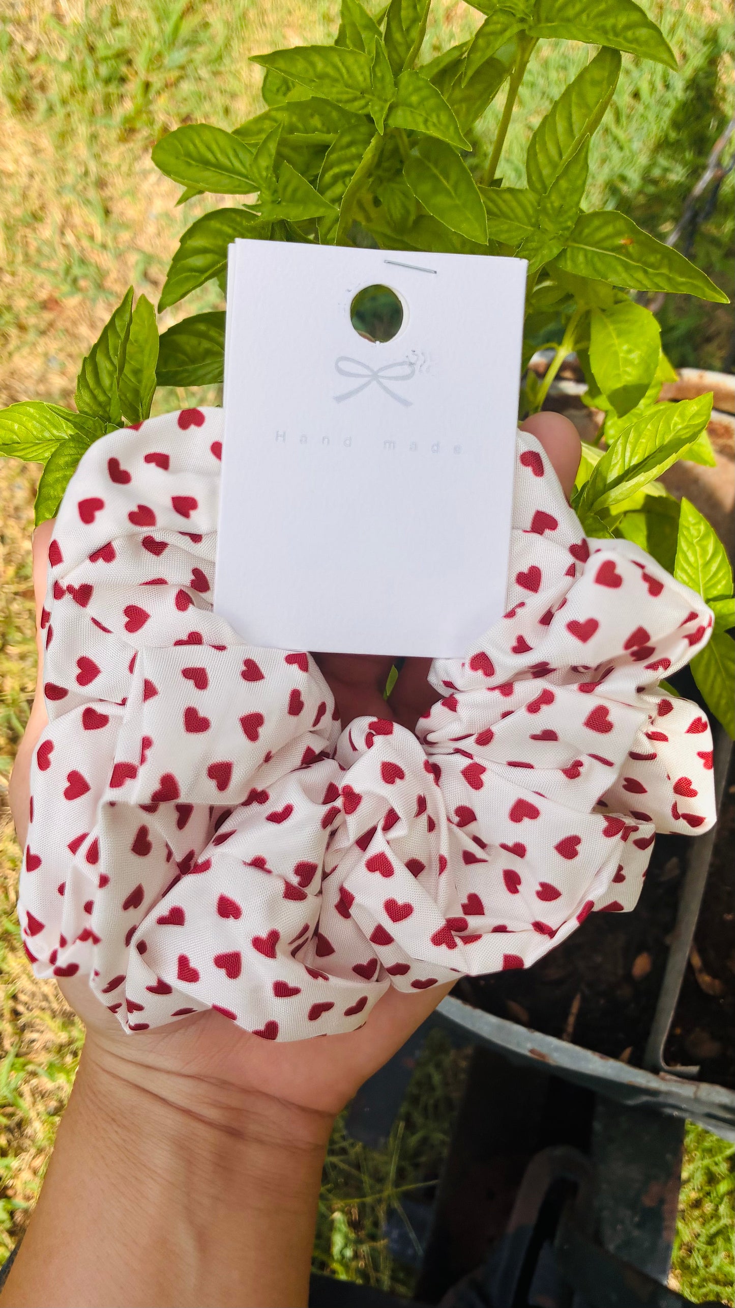 Scrunchie corazones rojos handmade